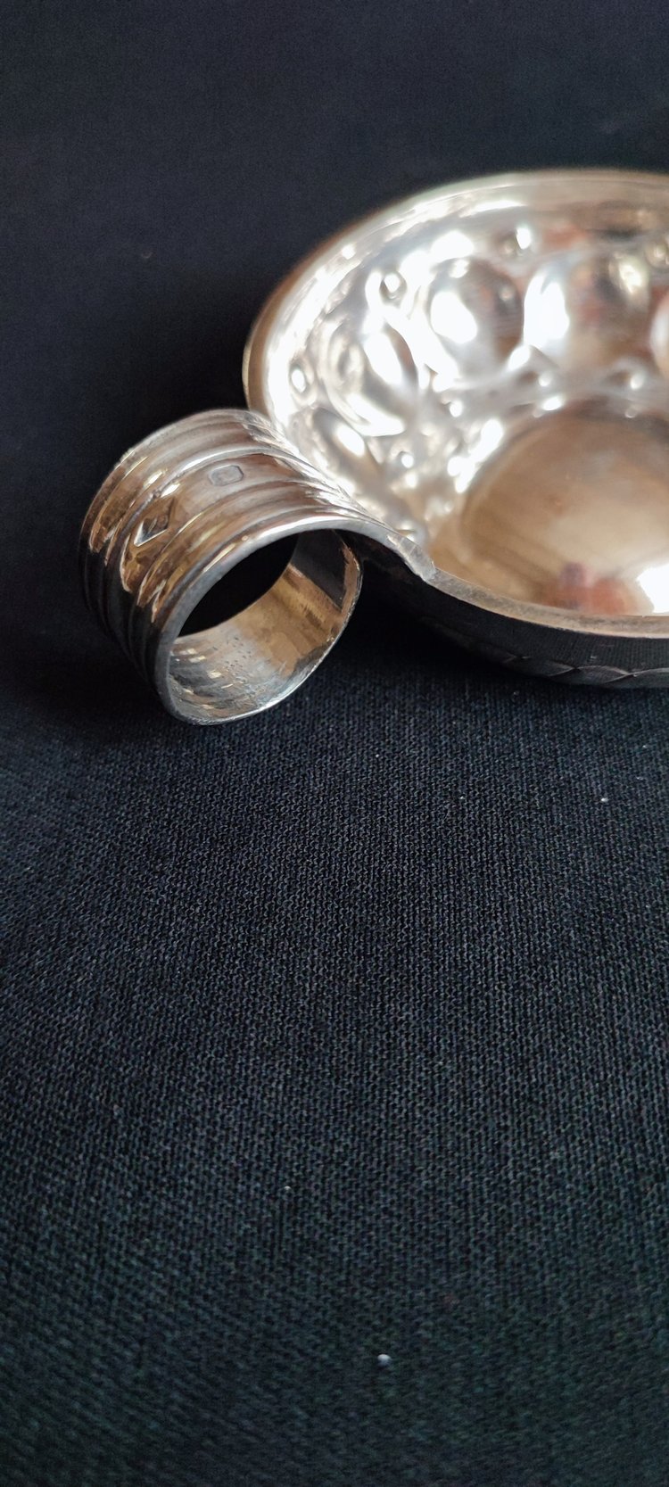 Set da degustazione in argento massiccio. XIX SECOLO