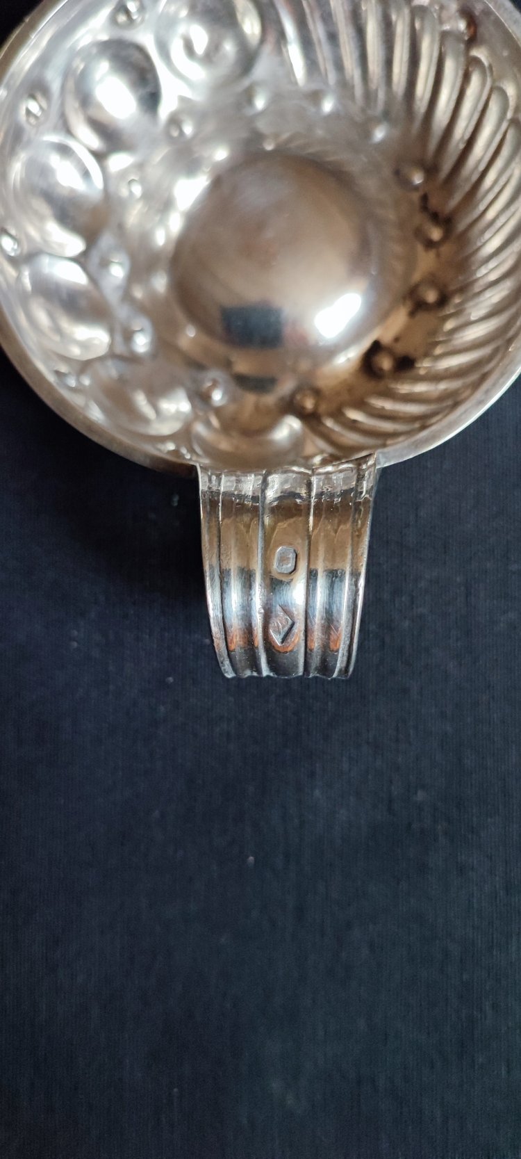 Set da degustazione in argento massiccio. XIX SECOLO
