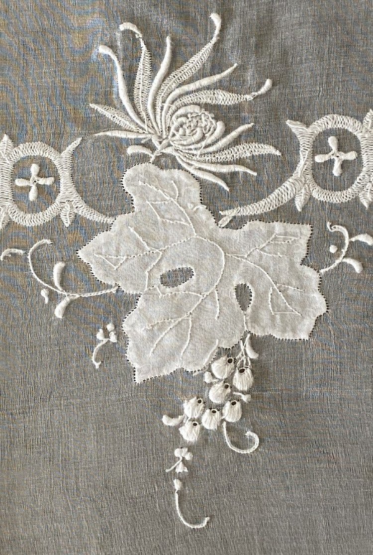 Nappe En Lin à Décor Fleurs, Raisins, Feuilles De Vigne Début XX ème