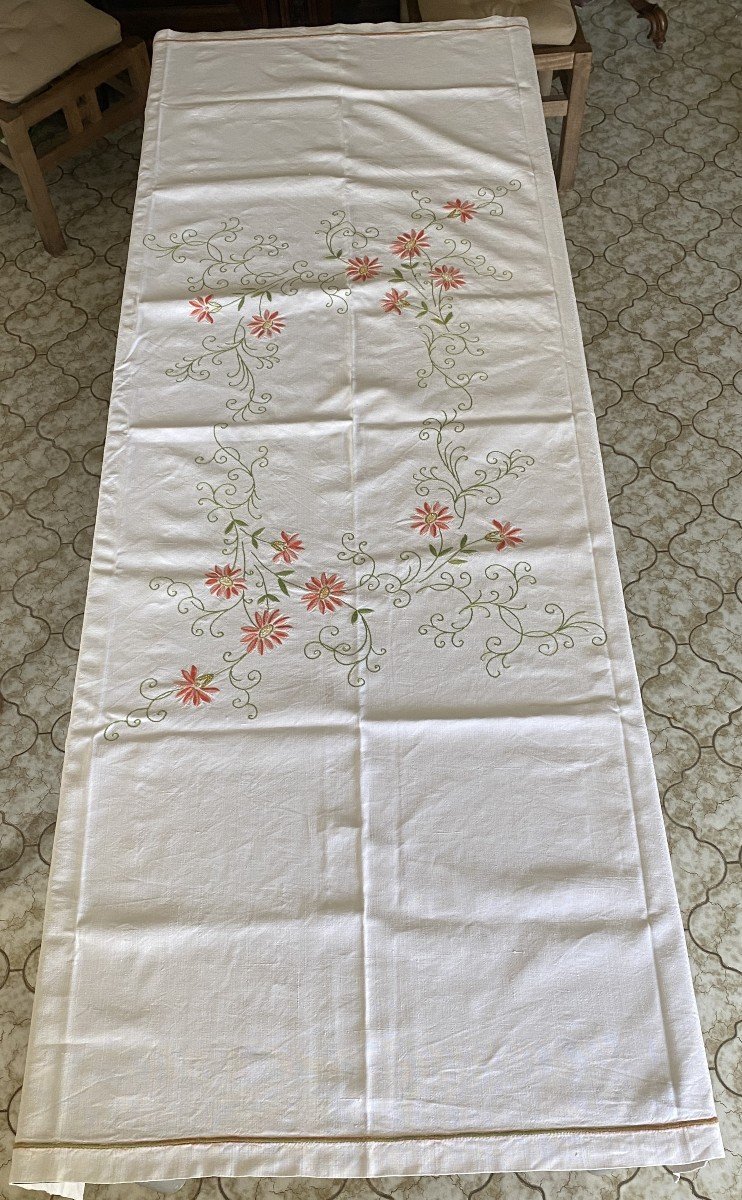 Linen Tablecloth Embroidered With Flowers And Arabesques 19th C.