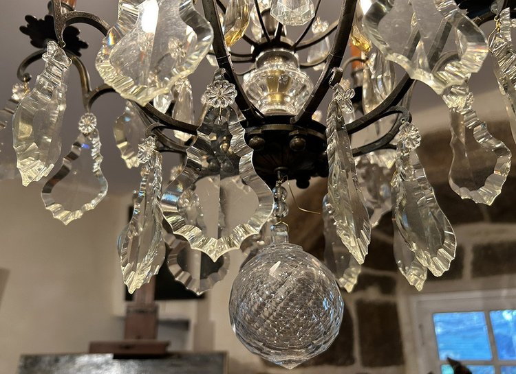 Lampadario a 6 luci in bronzo con pendenti in cristallo tagliato Coltelli XIX secolo