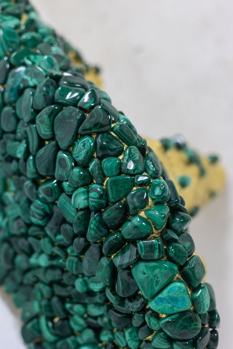 Malachite console with stalactite decoration. Contemporary work. LS60027805G