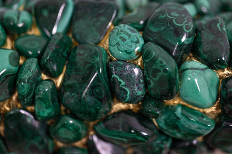 Malachite console with stalactite decoration. Contemporary work. LS60027805G