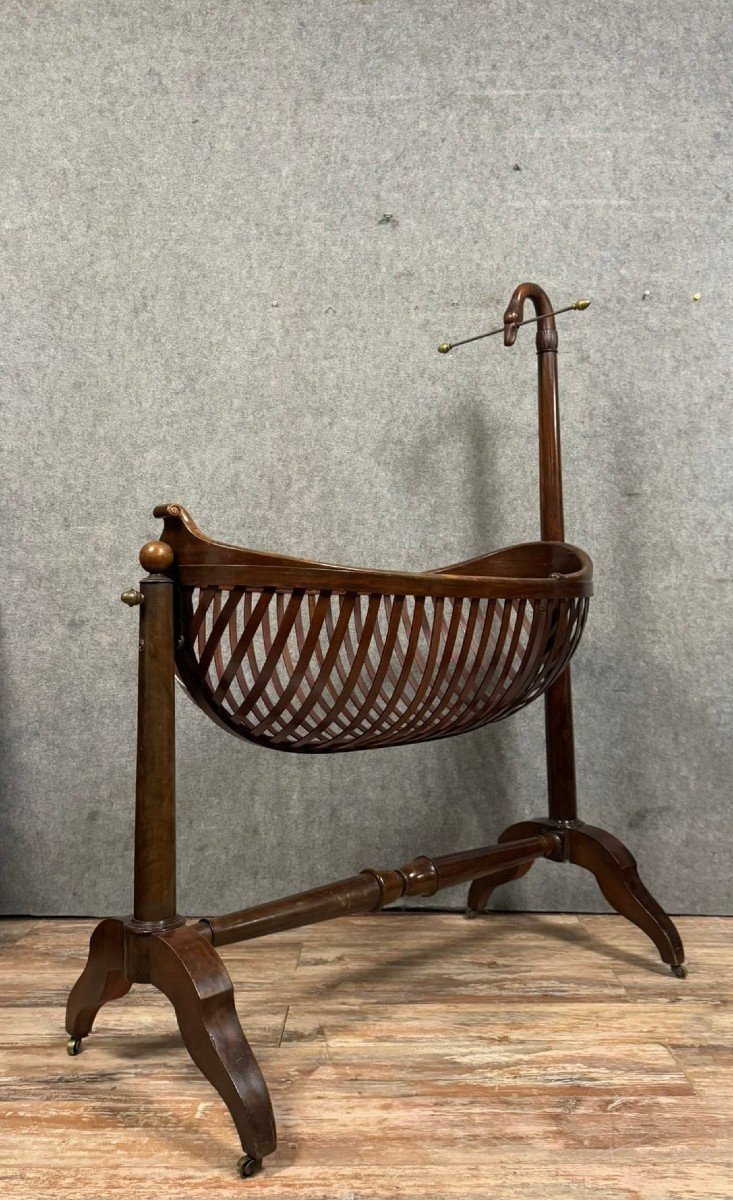 Empire cradle with swan neck in mahogany in the form of a nacelle circa 1810