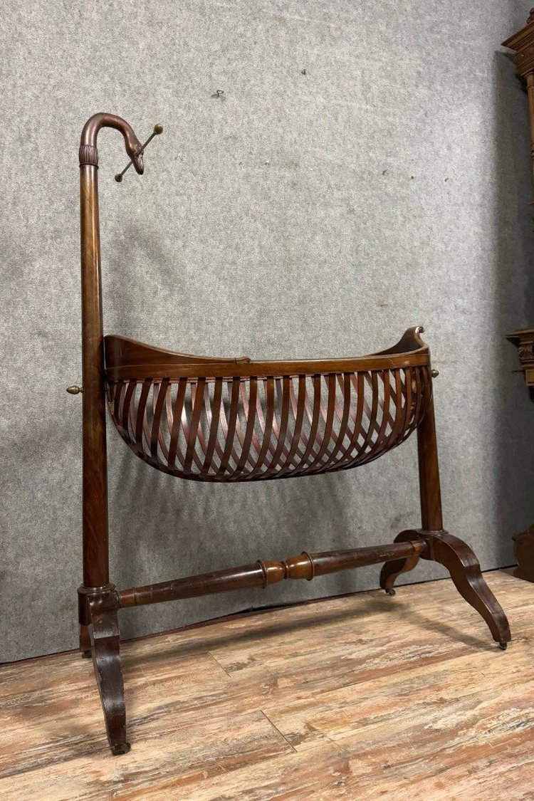 Empire cradle with swan neck in mahogany in the form of a nacelle circa 1810