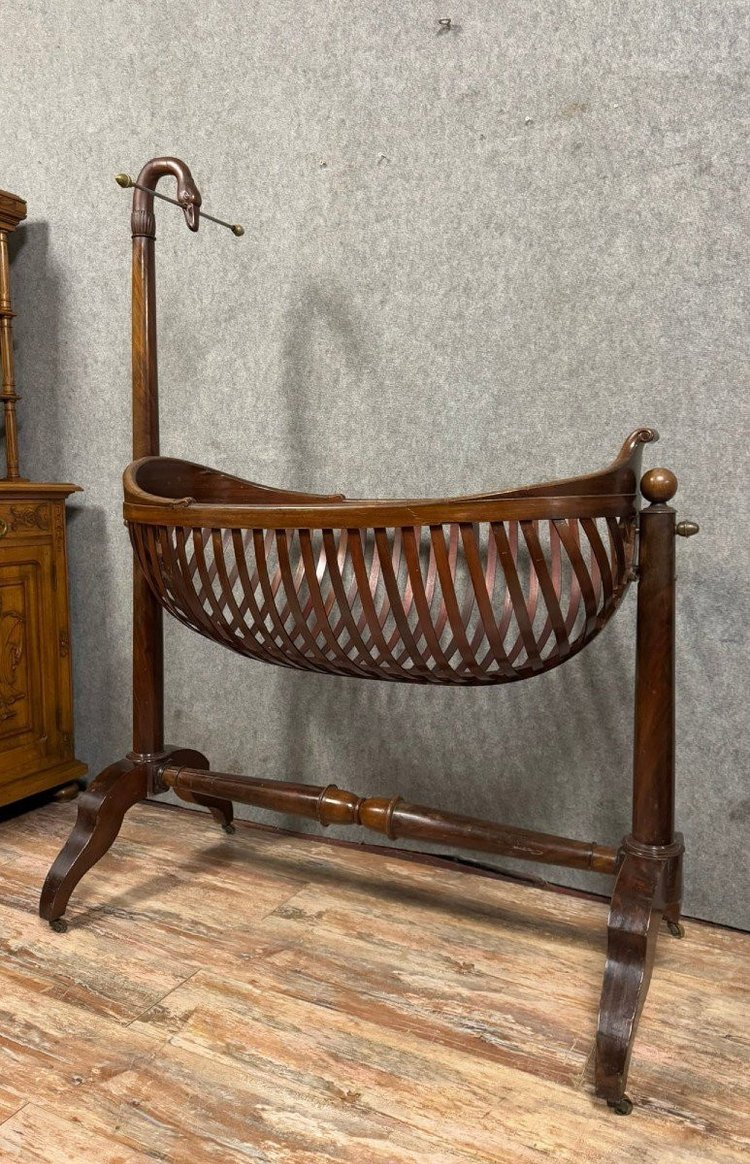 Empire cradle with swan neck in mahogany in the form of a nacelle circa 1810