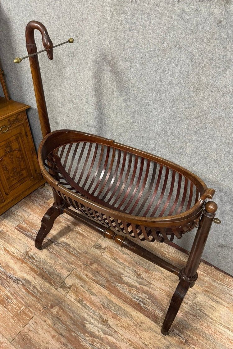 Empire cradle with swan neck in mahogany in the form of a nacelle circa 1810