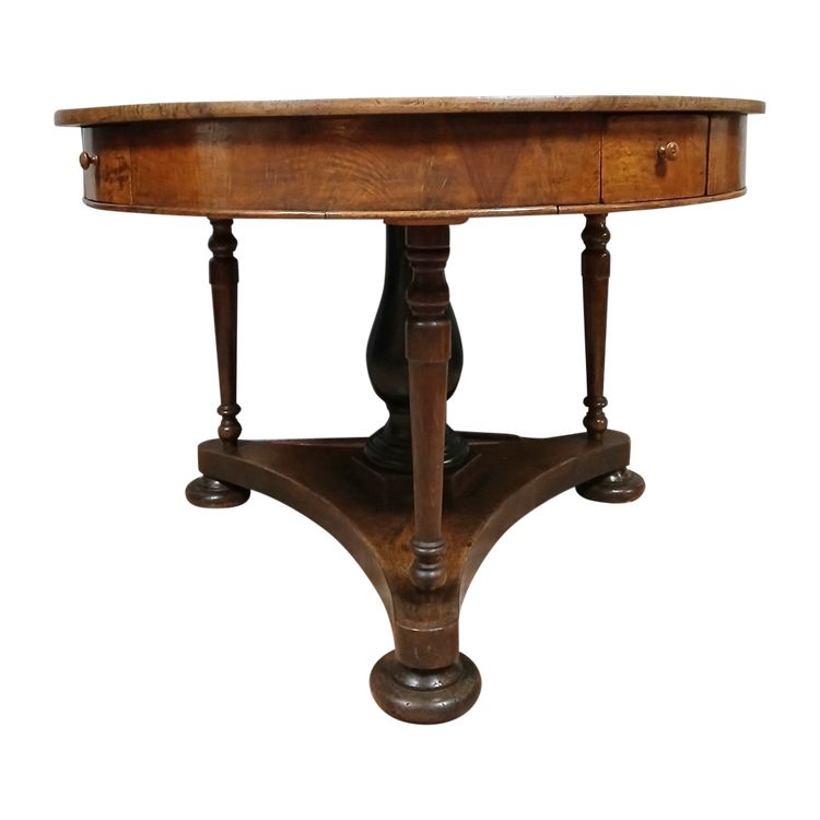 Italian Empire period table pedestal table in mahogany, early 19th century.