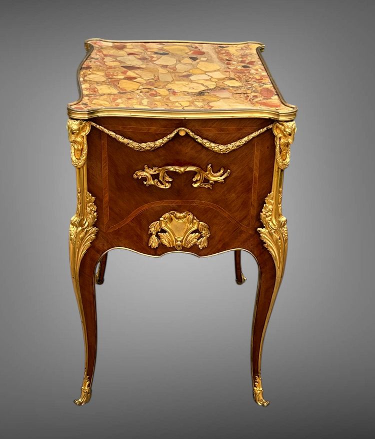 MEUBLE DE SALON NAPOLÉON III EN MARQUETERIE ORNÉ DE BRONZE DORÉ D’APRÈS SORMANI