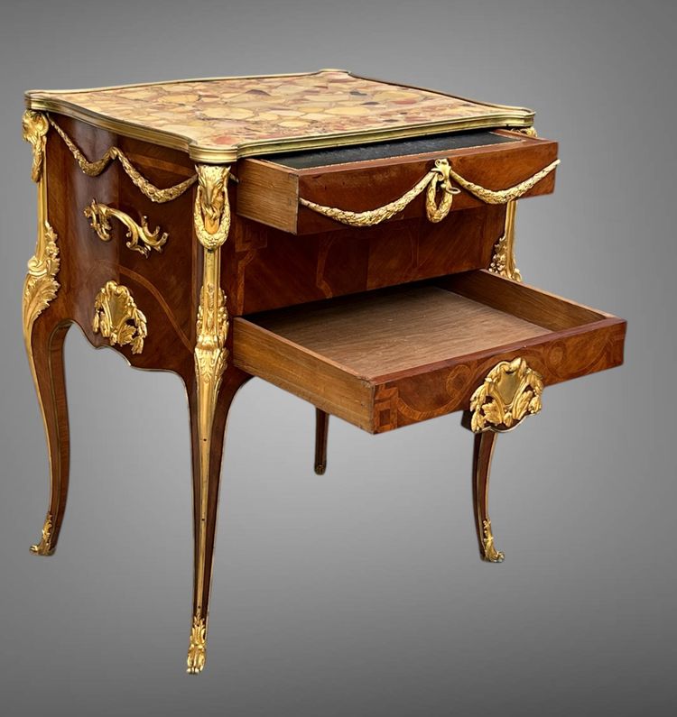 MEUBLE DE SALON NAPOLÉON III EN MARQUETERIE ORNÉ DE BRONZE DORÉ D’APRÈS SORMANI