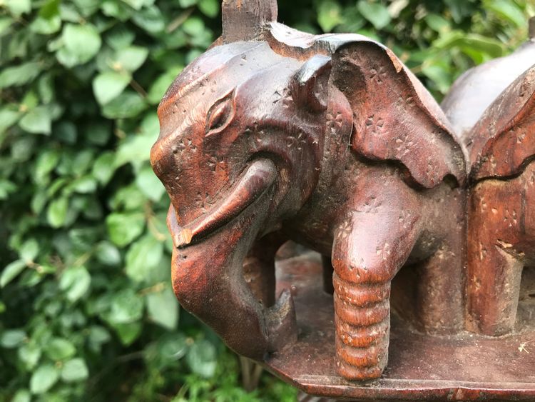 Pedestal, column, Vietnam in solid wood carved with elephants, dragon... ASIA