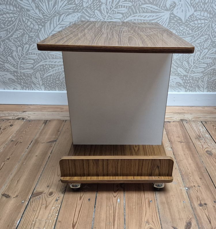 Bar di servizio in formica e legno, 19 anni circa