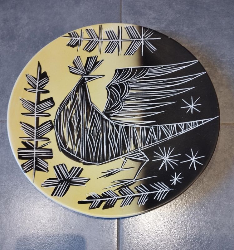 Vallauris plate with incised decoration.