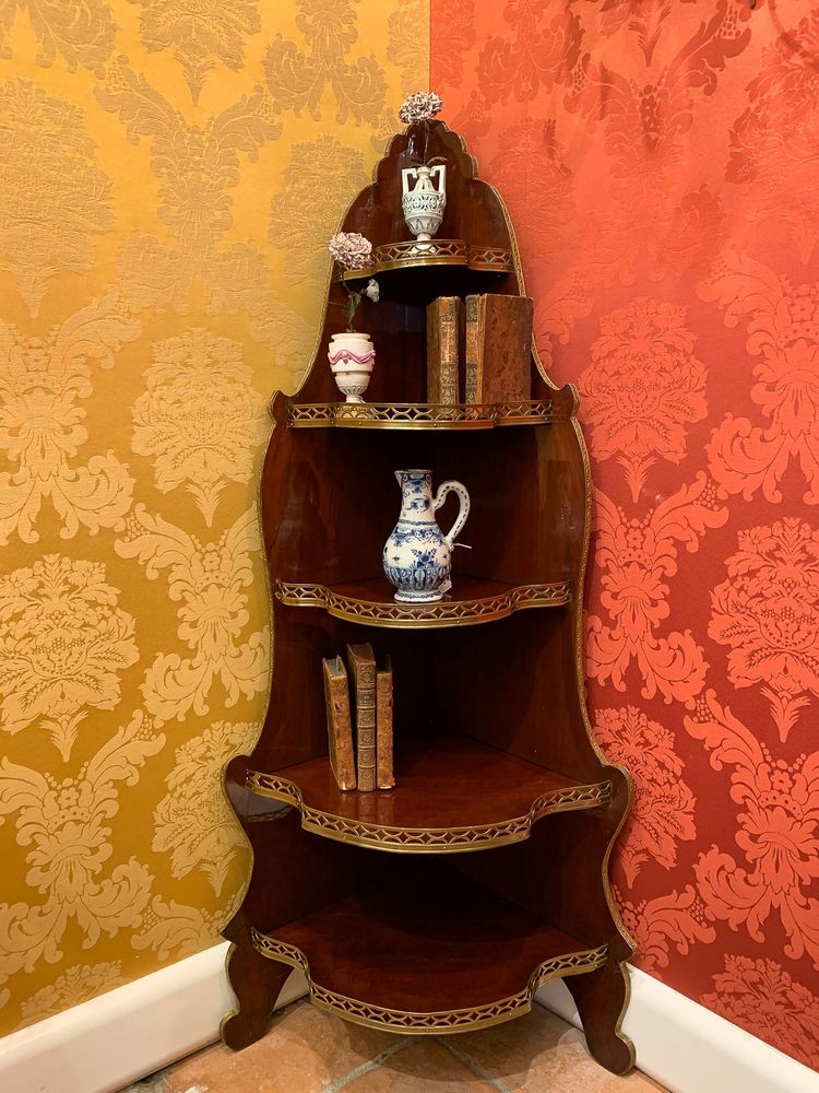 Credenza in mogano in stile Luigi XVI con decorazioni in bronzo e ottone dorato 1890-1900 ca.
