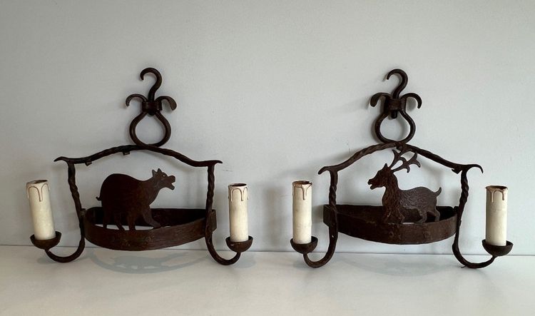 Paire d'Appliques En Fer Forgé Représentant des Animaux. Travail Français. Vers 1940