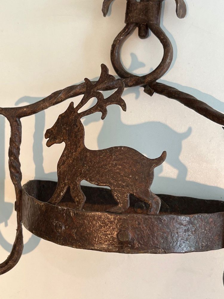 Paire d'Appliques En Fer Forgé Représentant des Animaux. Travail Français. Vers 1940