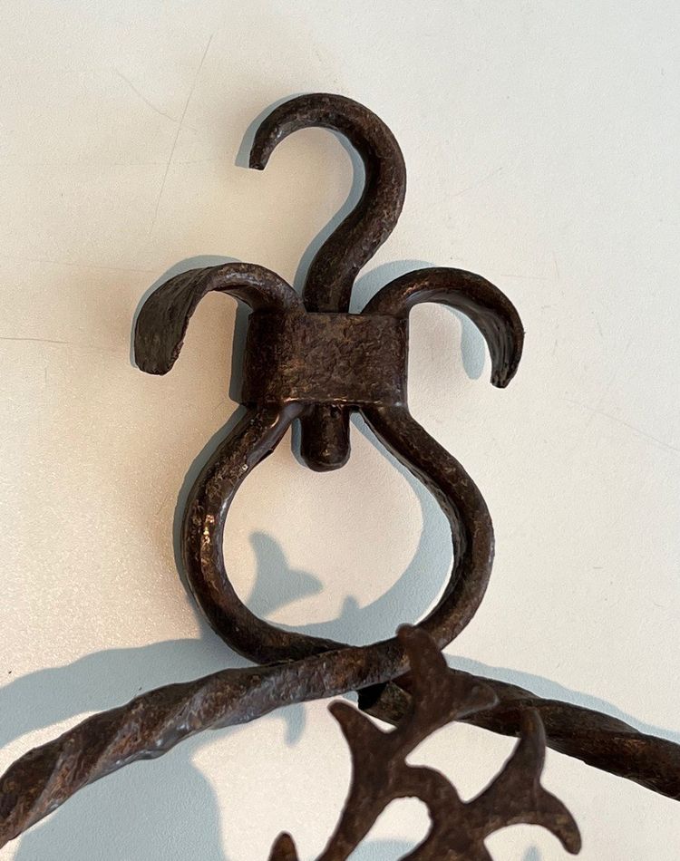 Paire d'Appliques En Fer Forgé Représentant des Animaux. Travail Français. Vers 1940