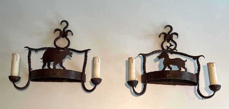 Paire d'Appliques En Fer Forgé Représentant des Animaux. Travail Français. Vers 1940