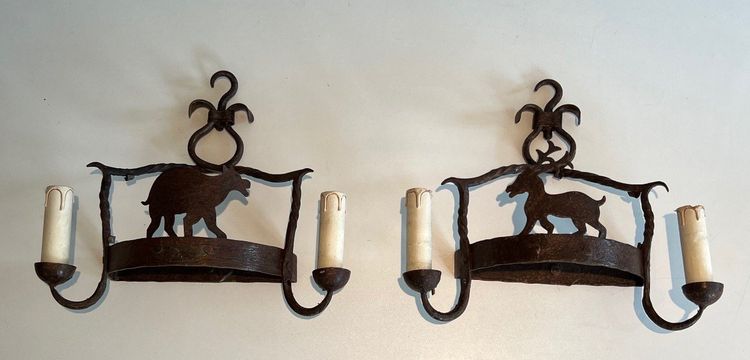 Paire d'Appliques En Fer Forgé Représentant des Animaux. Travail Français. Vers 1940