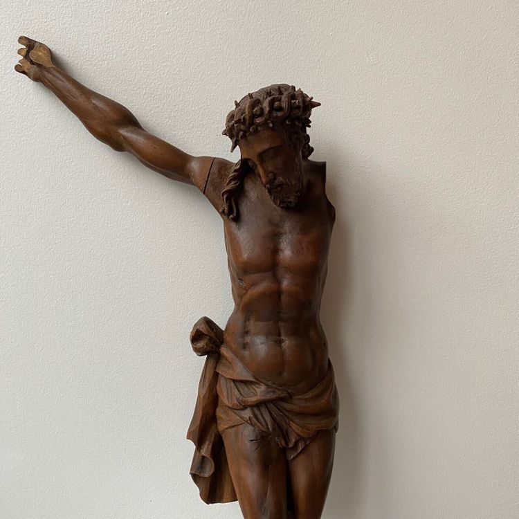 Cristo in noce Scultura di pregio del XVII secolo