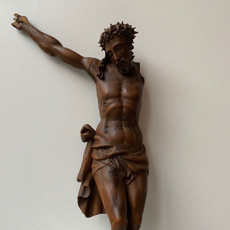 Cristo in noce Scultura di pregio del XVII secolo
