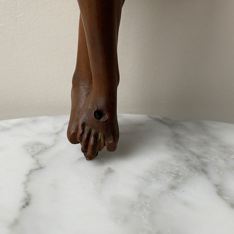 Cristo in noce Scultura di pregio del XVII secolo
