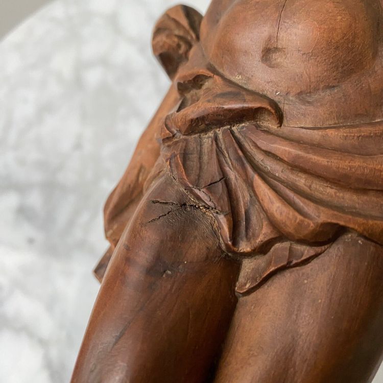 Cristo in noce Scultura di pregio del XVII secolo
