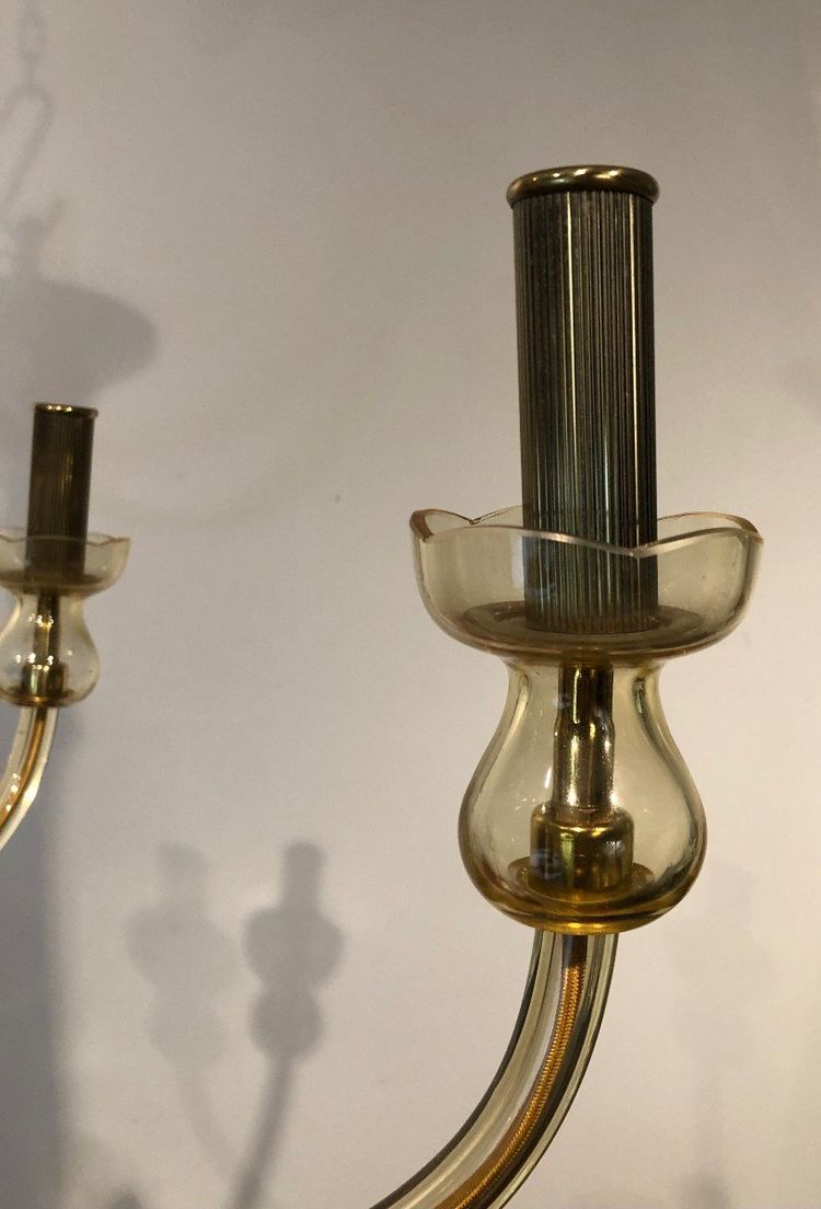 Coppia di lampadari in cristallo di Murano color champagne. Opera italiana. Intorno al 1970