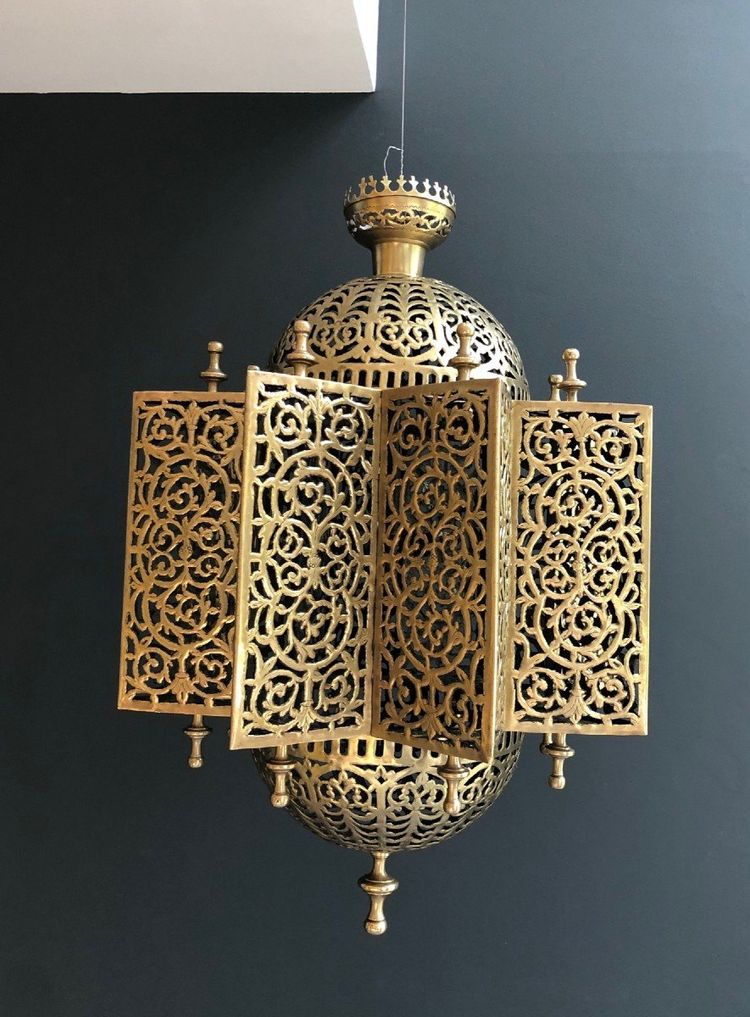 Außergewöhnliche orientalische Laterne aus Messing. Orientalische Arbeit. Ende des 19. Jahrhunderts