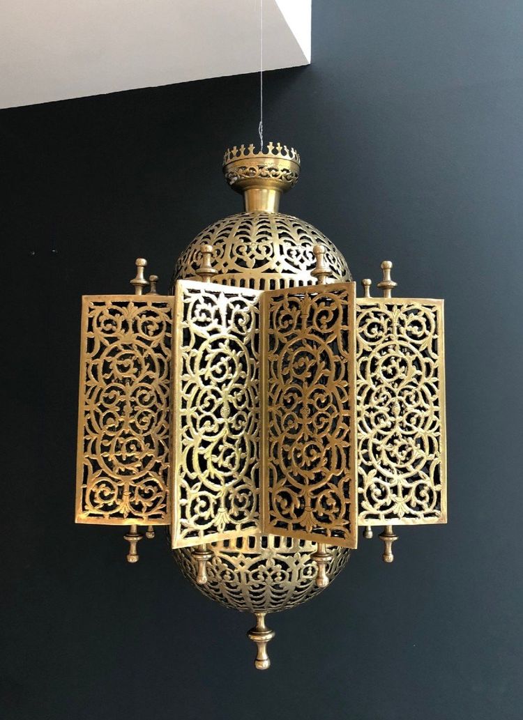 Außergewöhnliche orientalische Laterne aus Messing. Orientalische Arbeit. Ende des 19. Jahrhunderts