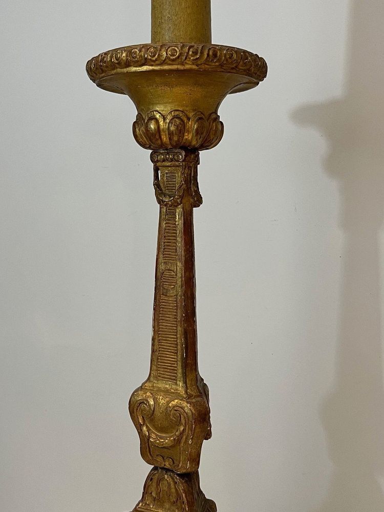 Grand Candelabra En Bois Sculpté Doré Sur Socle Patiné. French work. Circa 1900