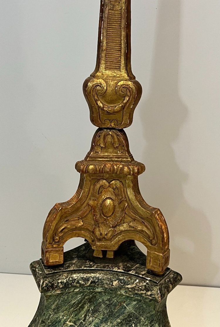 Grand Candelabra En Bois Sculpté Doré Sur Socle Patiné. French work. Circa 1900