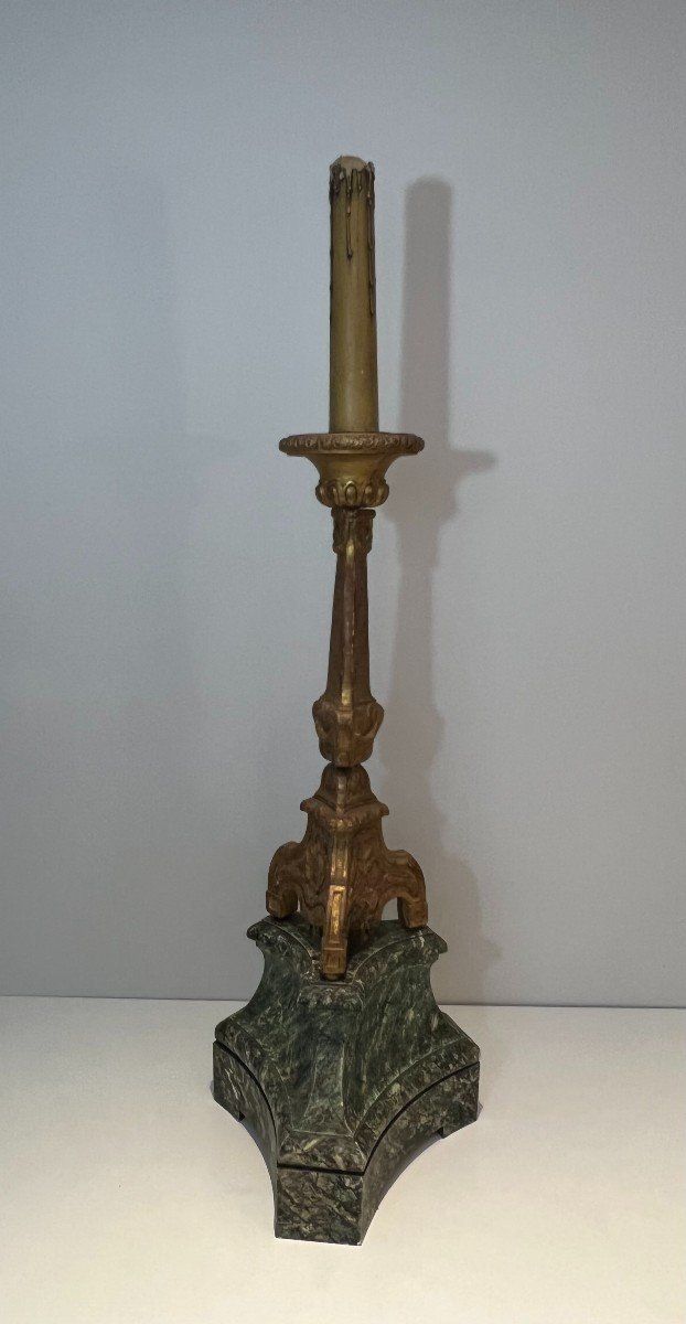 Grand Candelabra En Bois Sculpté Doré Sur Socle Patiné. French work. Circa 1900