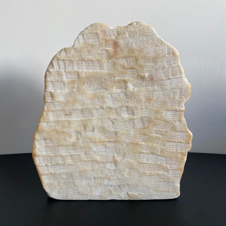 Marmorskulptur mit der Darstellung von La Vallière XX. von J. Morrini