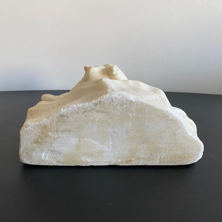 Marmorskulptur mit der Darstellung von La Vallière XX. von J. Morrini