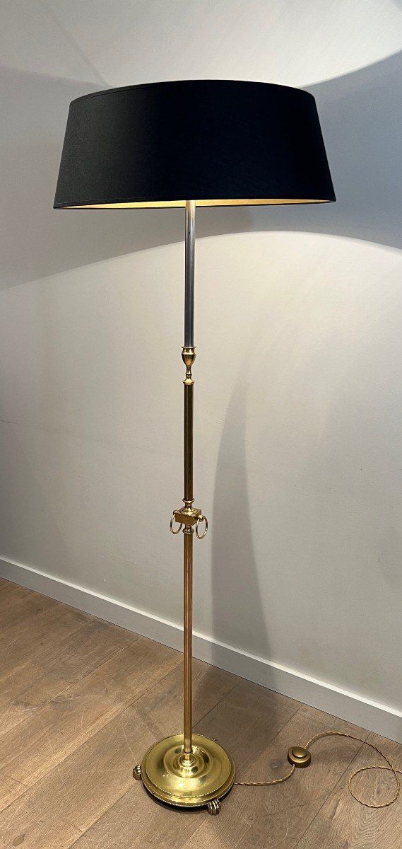 Lampada da terra in ottone in stile neoclassico. Lavoro francese