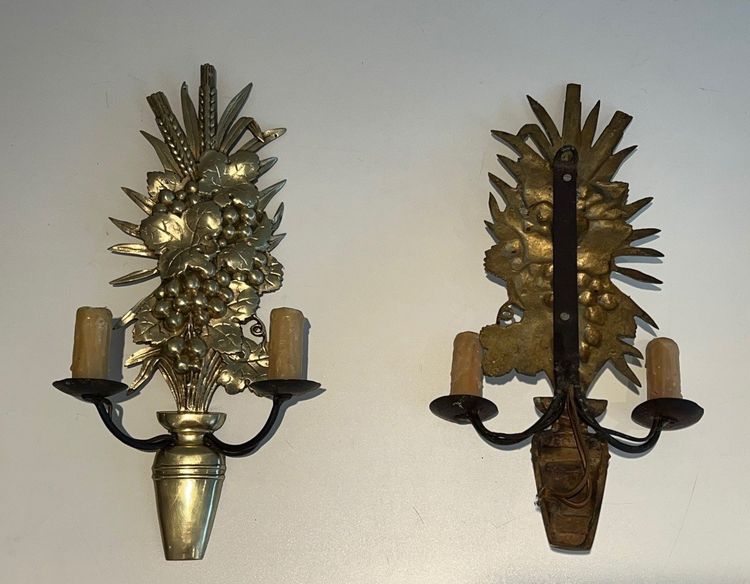 Pair of bronze and wrought iron wall lights depicting a bowl of fruit. French work.