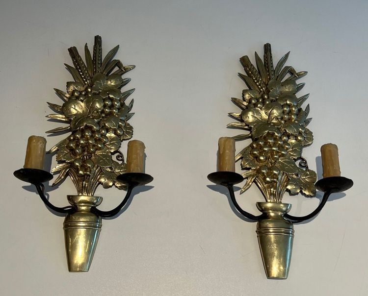 Pair of bronze and wrought iron wall lights depicting a bowl of fruit. French work.