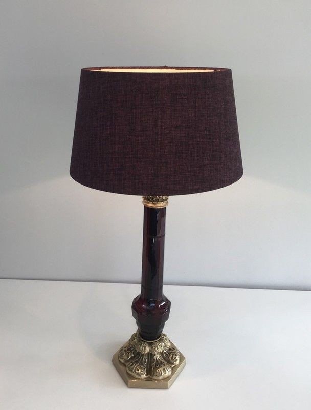 Lampada in bronzo e cristallo rosso scuro. Opera francese di De Cristal & Bronze Paris. Circa 1940
