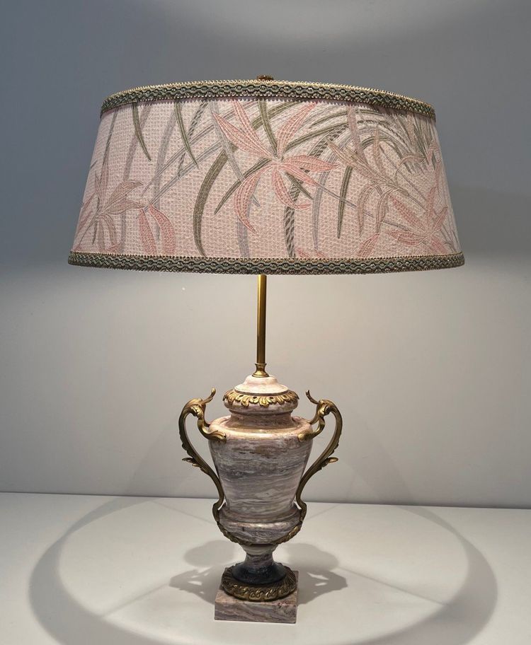 Grande Lampe En Marbre Ornée d'Une Couronne En Bronze à La Base, De Grandes Anses