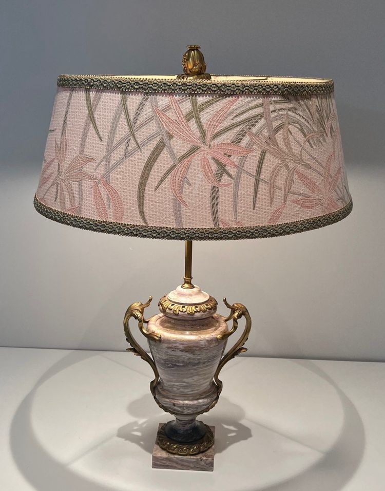 Grande Lampe En Marbre Ornée d'Une Couronne En Bronze à La Base, De Grandes Anses