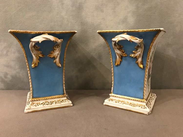 Coppia di vasi in porcellana Vieux Paris del XIX secolo