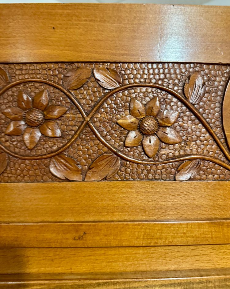 Art Nouveau showcase