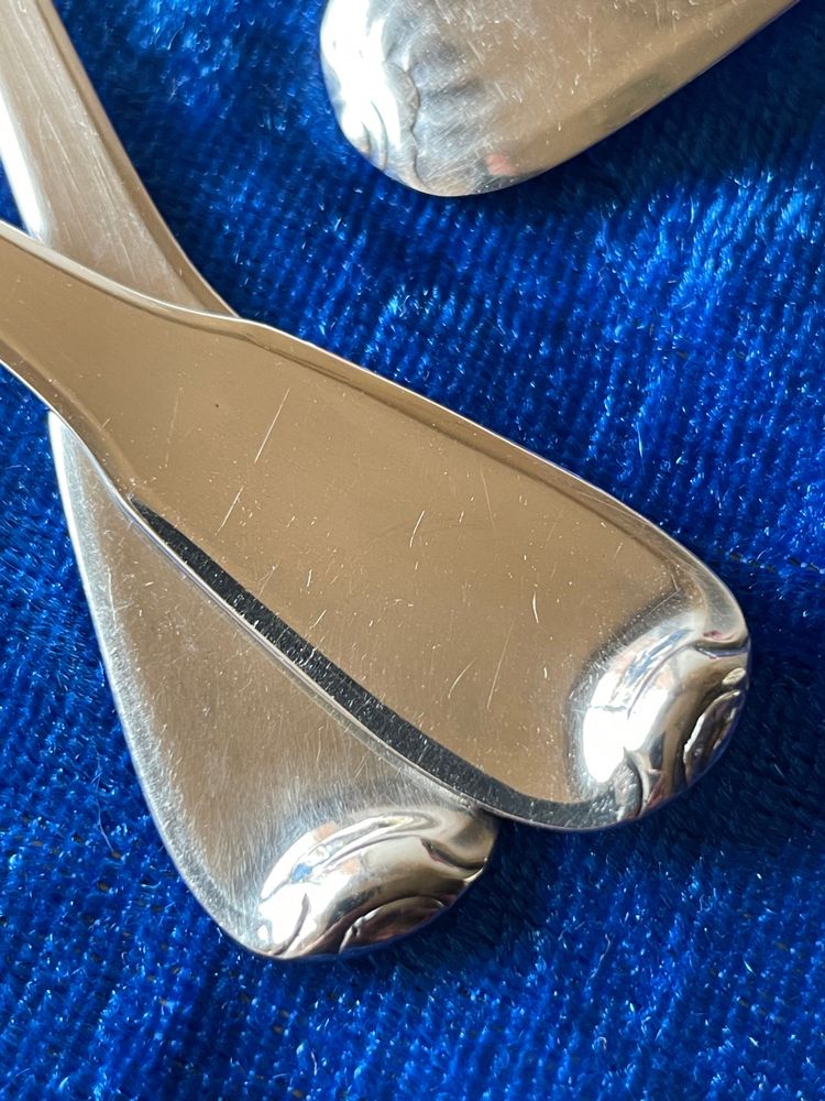 12 art deco teaspoons.