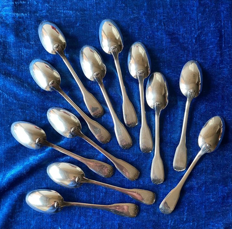 12 art deco teaspoons.