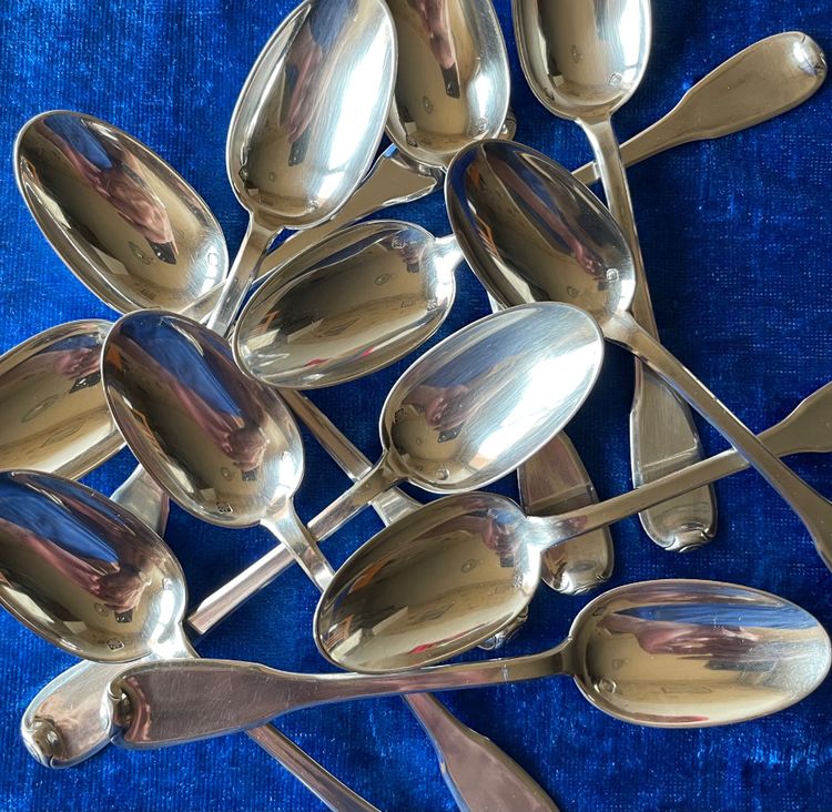 12 art deco teaspoons.