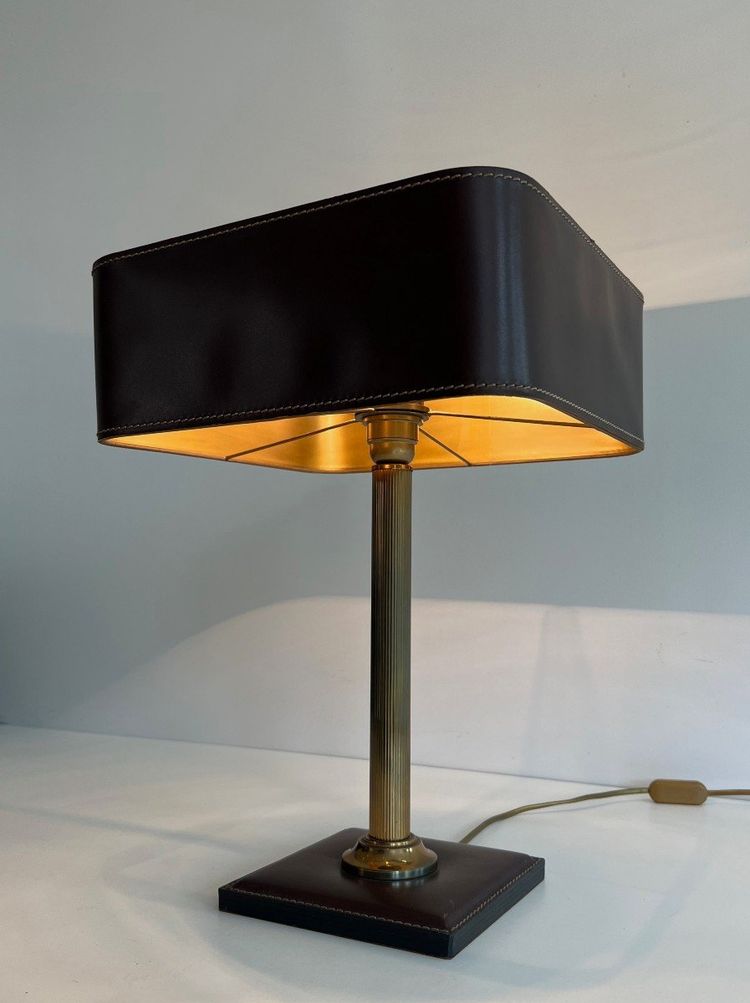 Lampe De Bureau En Cuir Marron Et Laiton. French work in the style of Jacques Adnet