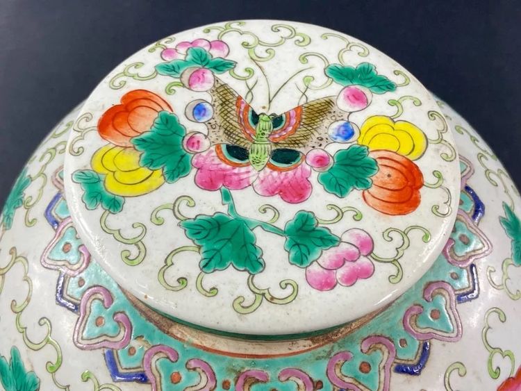 Ingwer-Topf aus China Porzellan XIX Blumen-Dekor mit Schmetterlingen