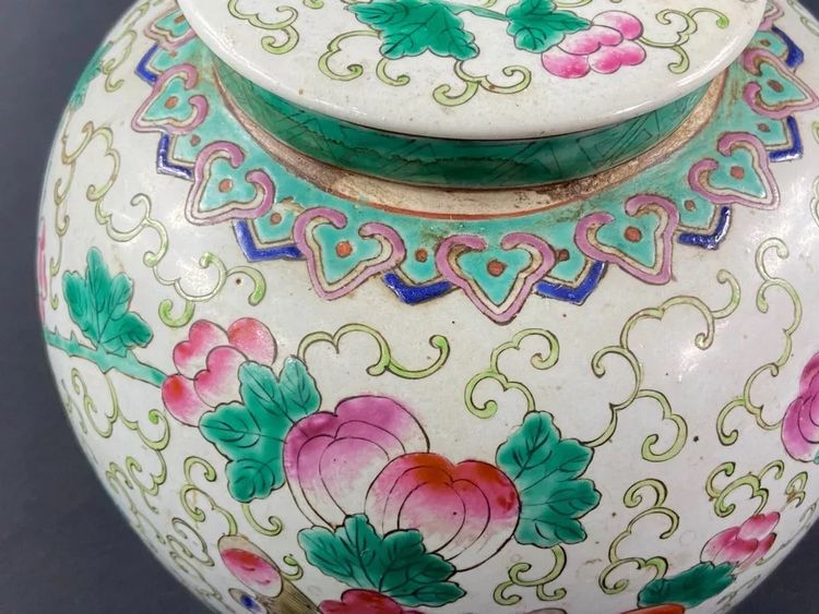 Ingwer-Topf aus China Porzellan XIX Blumen-Dekor mit Schmetterlingen