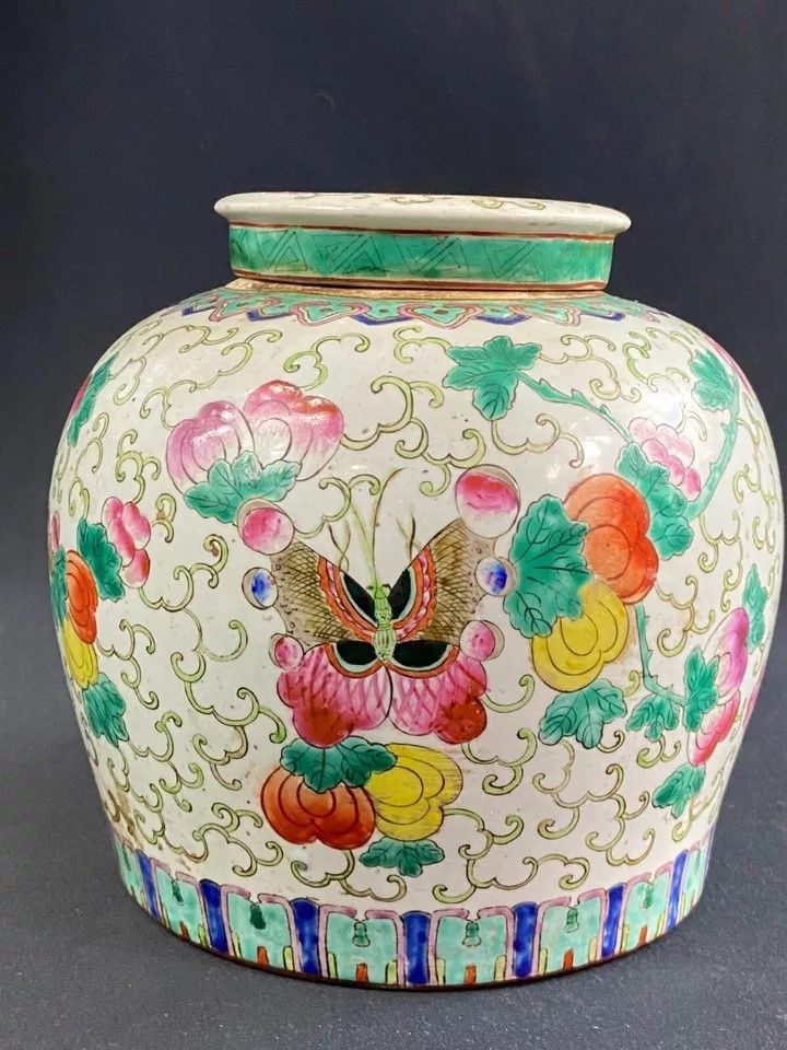Ingwer-Topf aus China Porzellan XIX Blumen-Dekor mit Schmetterlingen